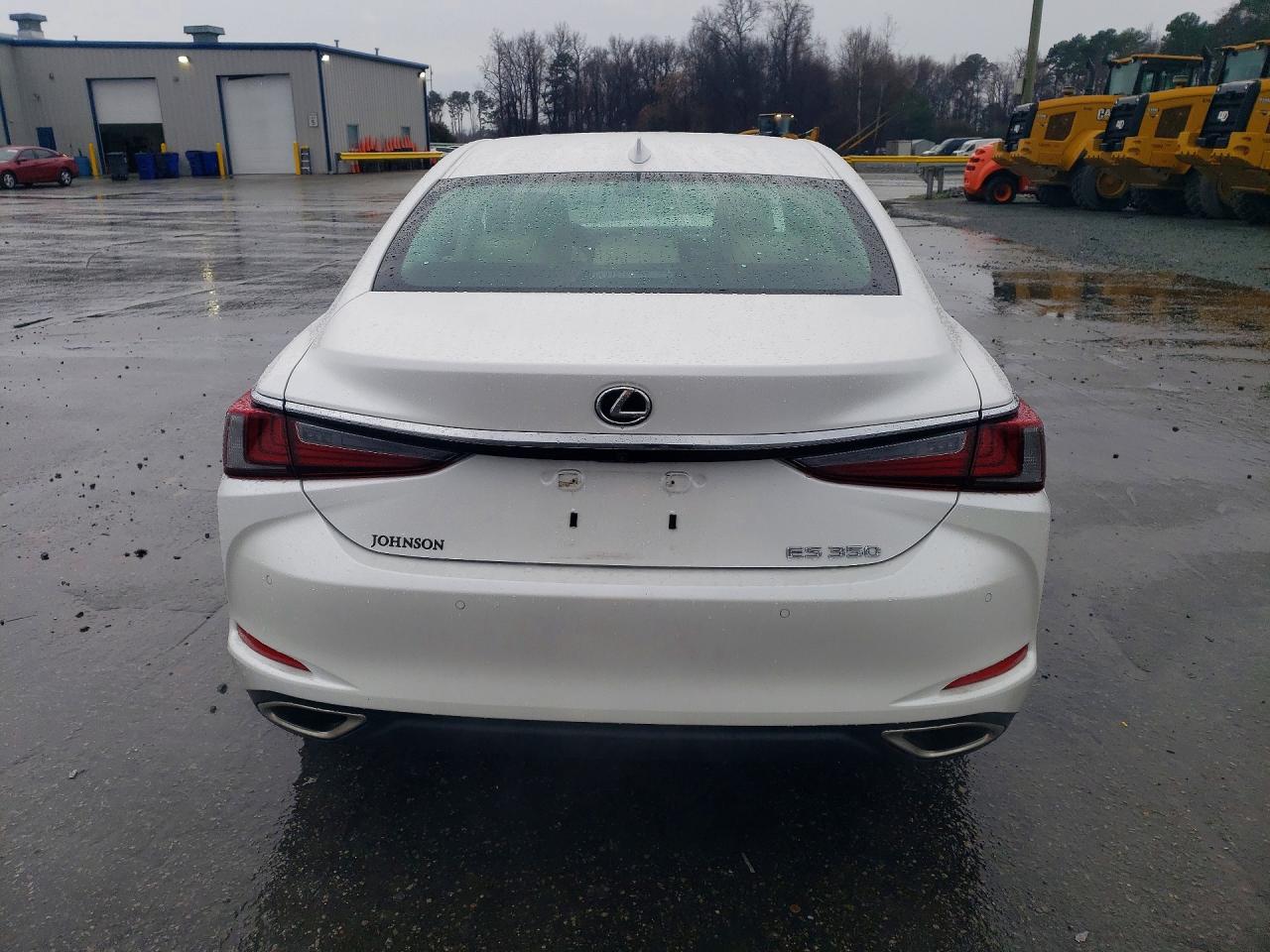 2025 LEXUS ES350