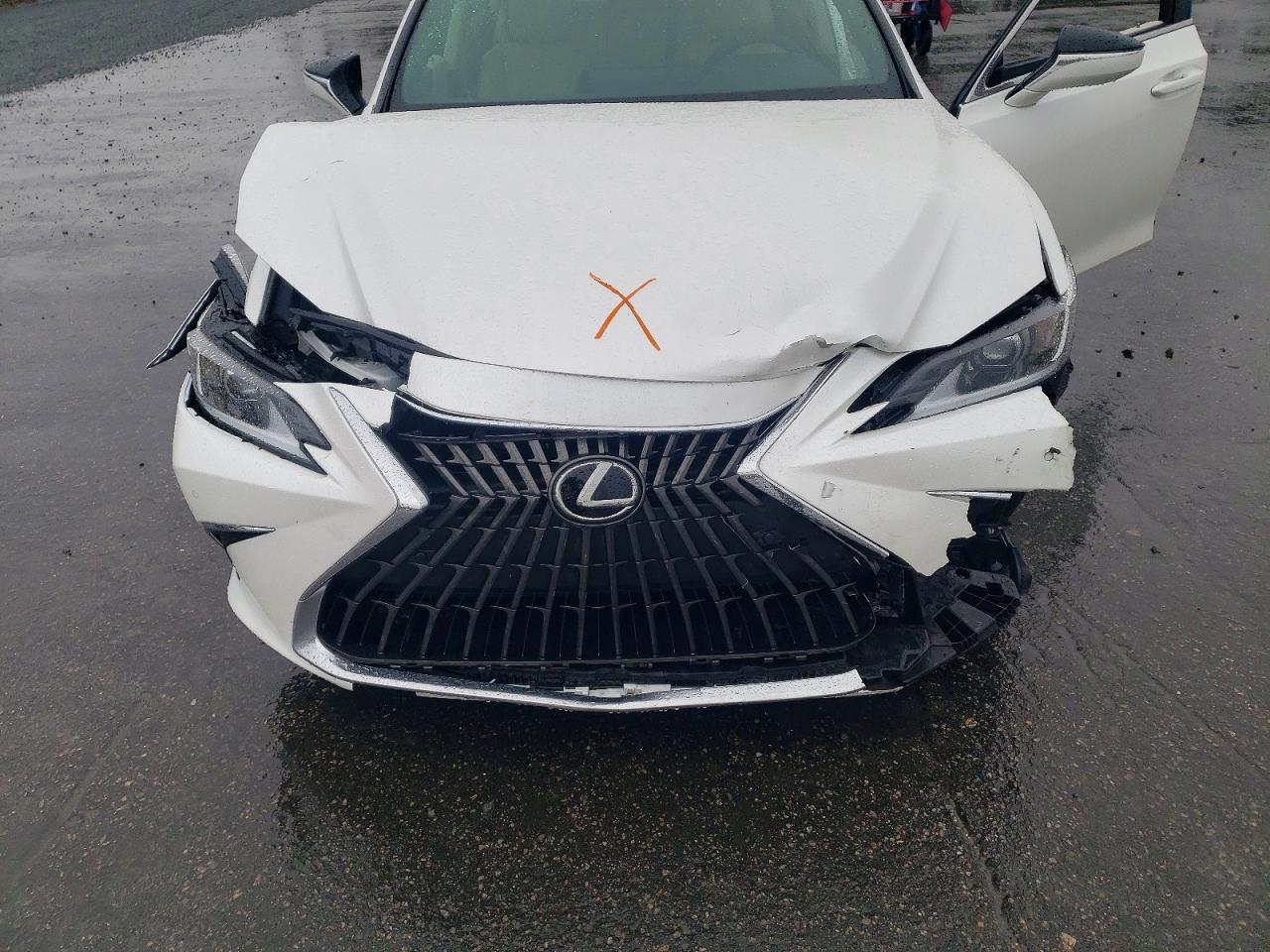 2025 LEXUS ES350