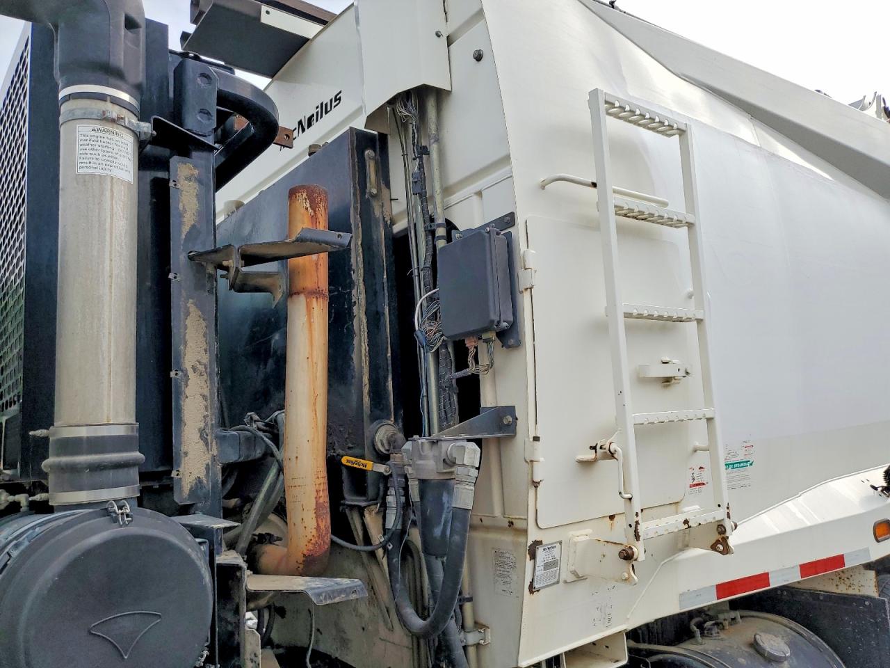 2015 CRANE CARRIER ALL OTHER