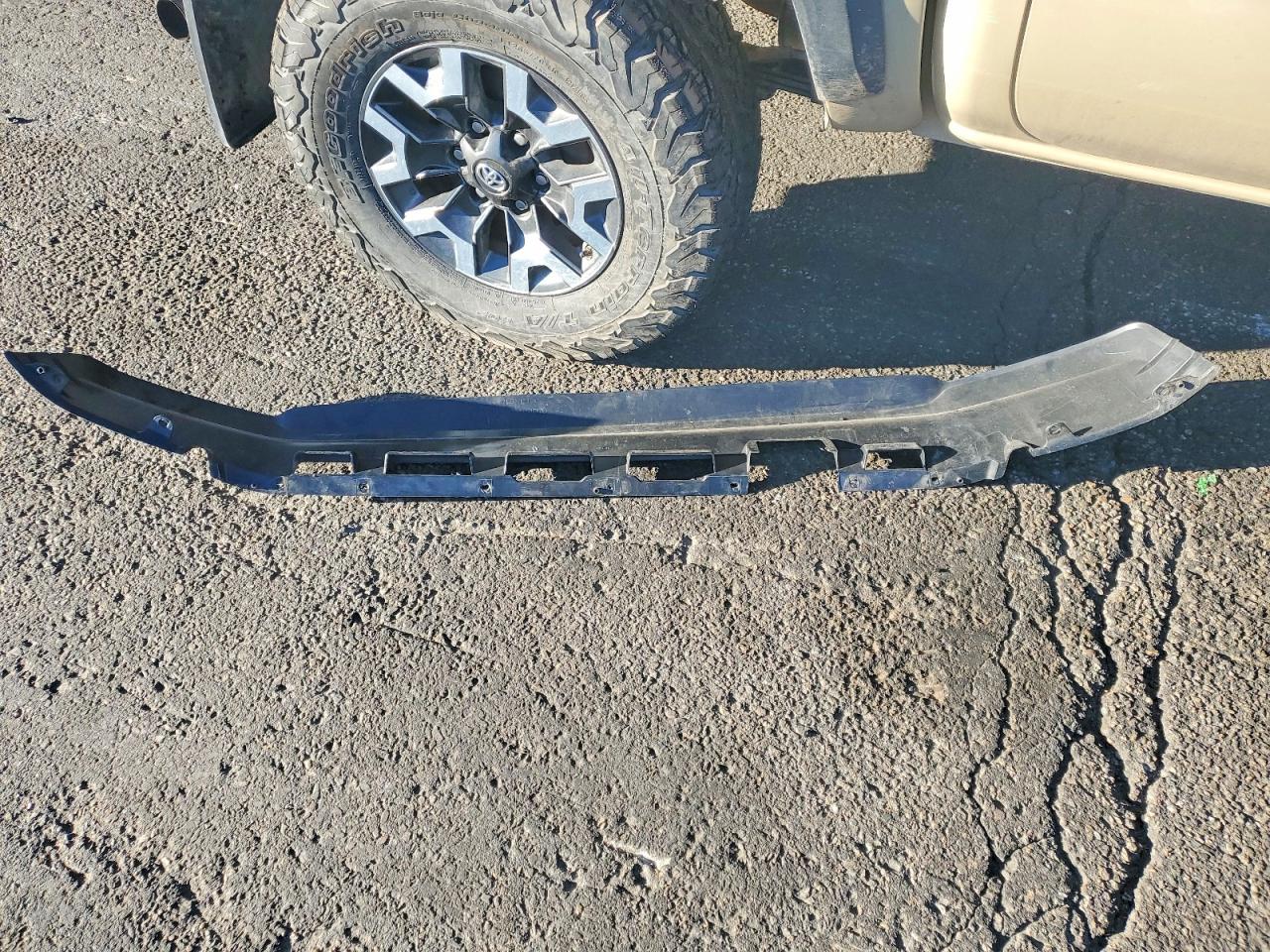 2017 TOYOTA TACOMA