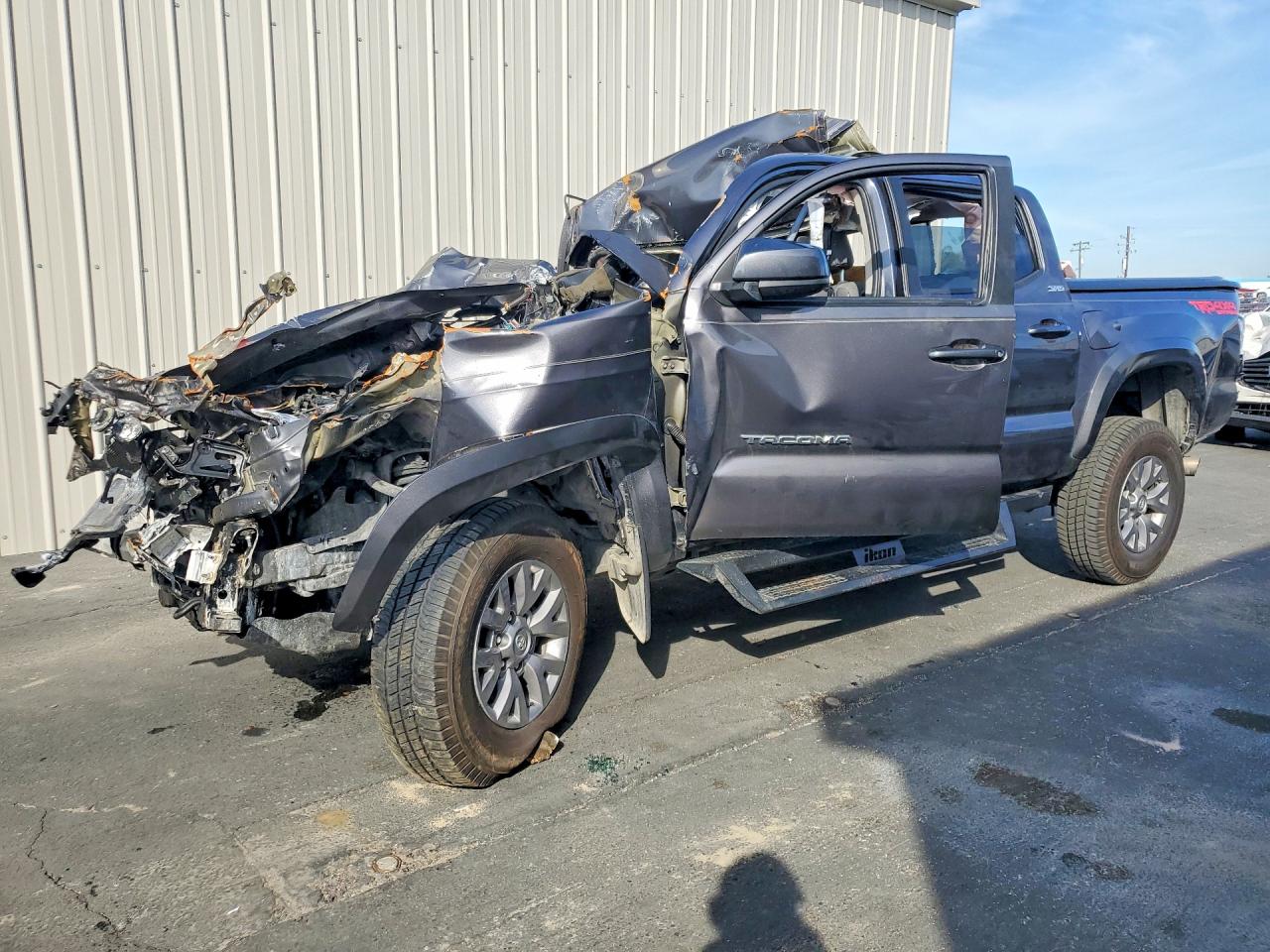 2018 TOYOTA TACOMA