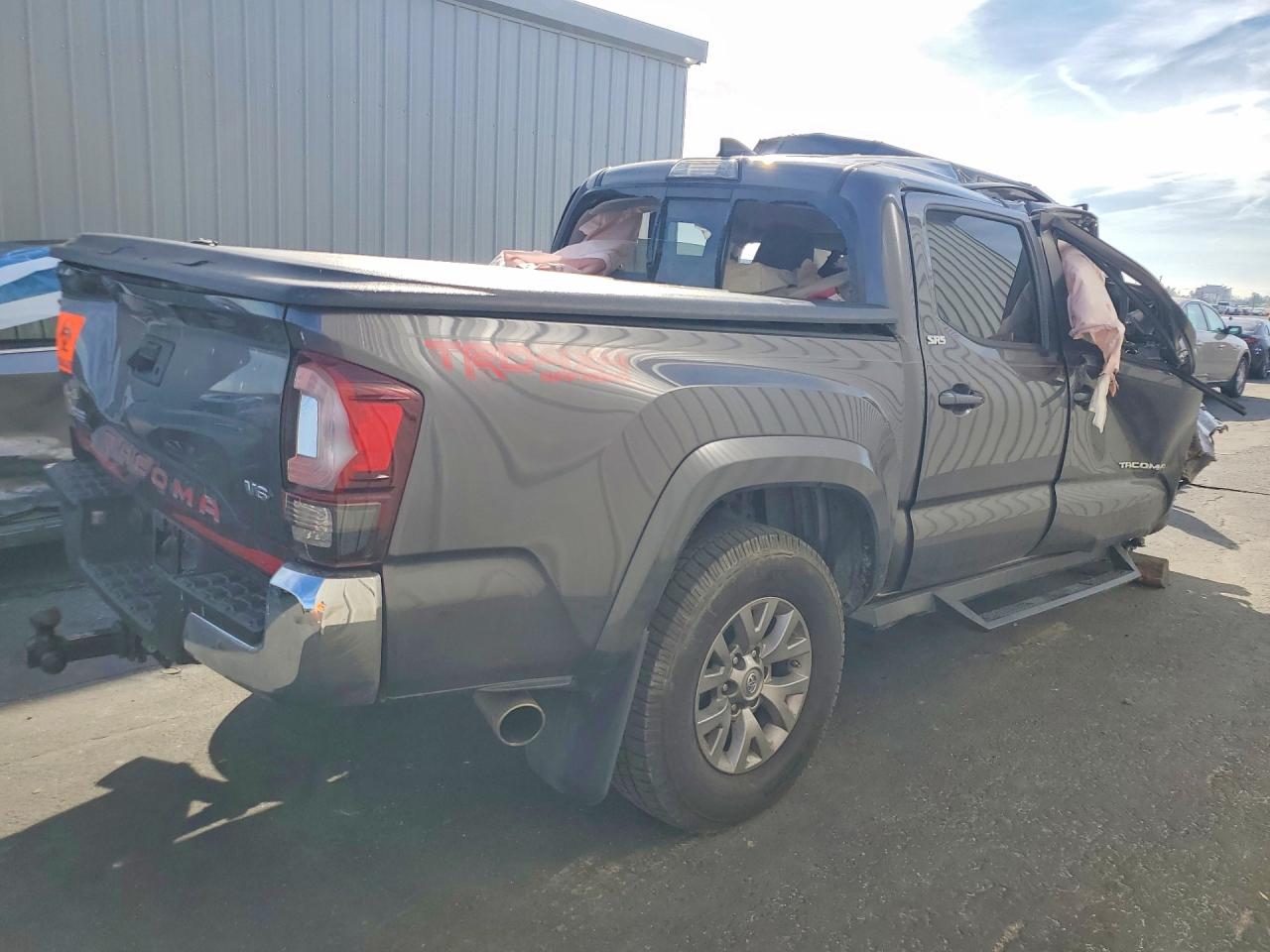2018 TOYOTA TACOMA