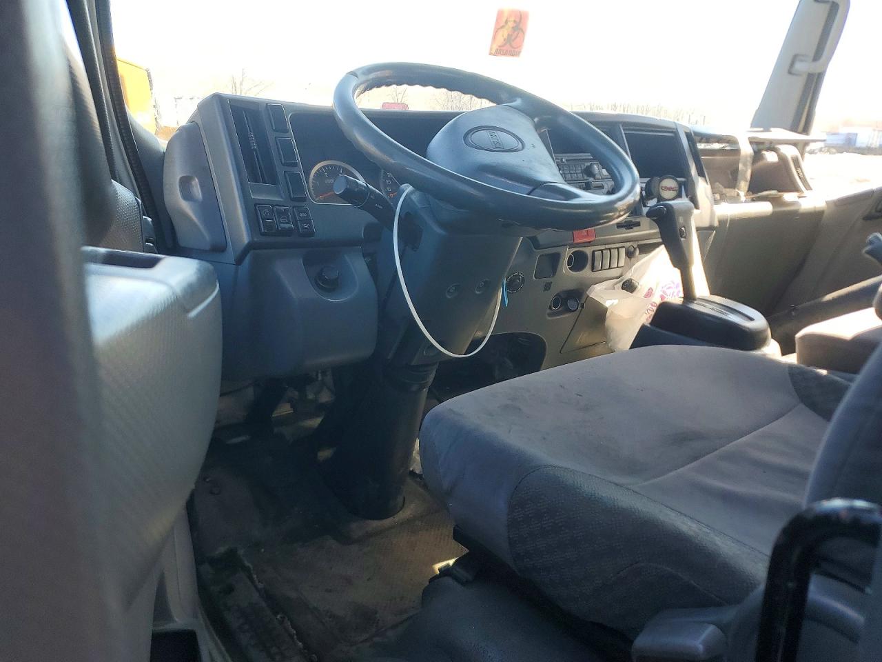 2013 ISUZU NPR