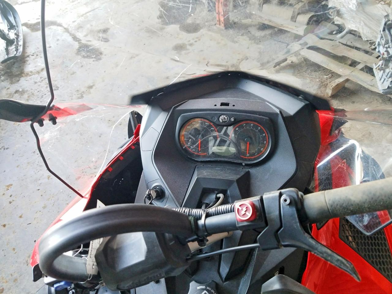 2020 SKI SNOWMOBILE