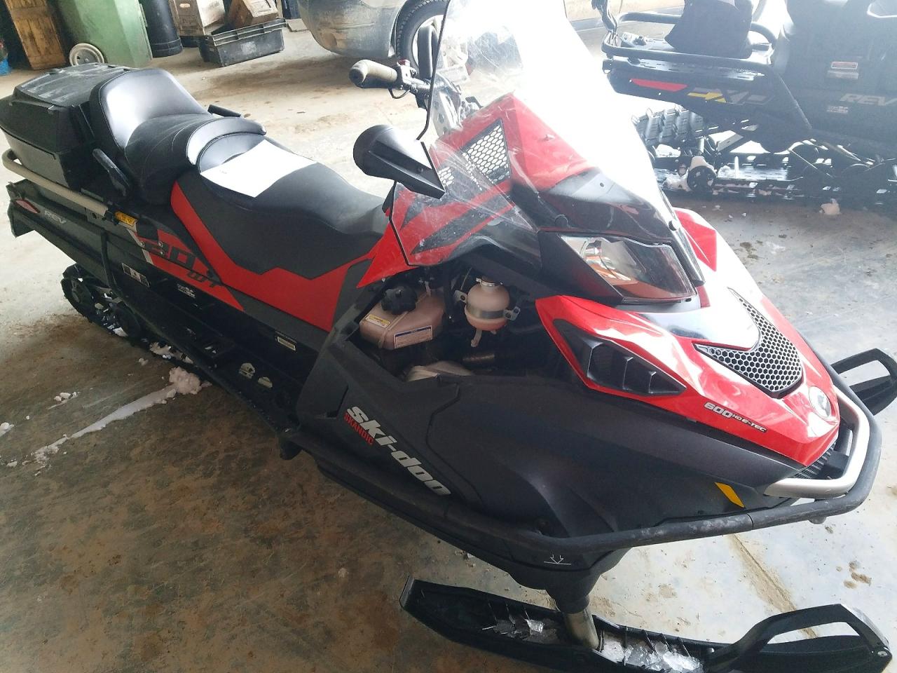 2020 SKI SNOWMOBILE