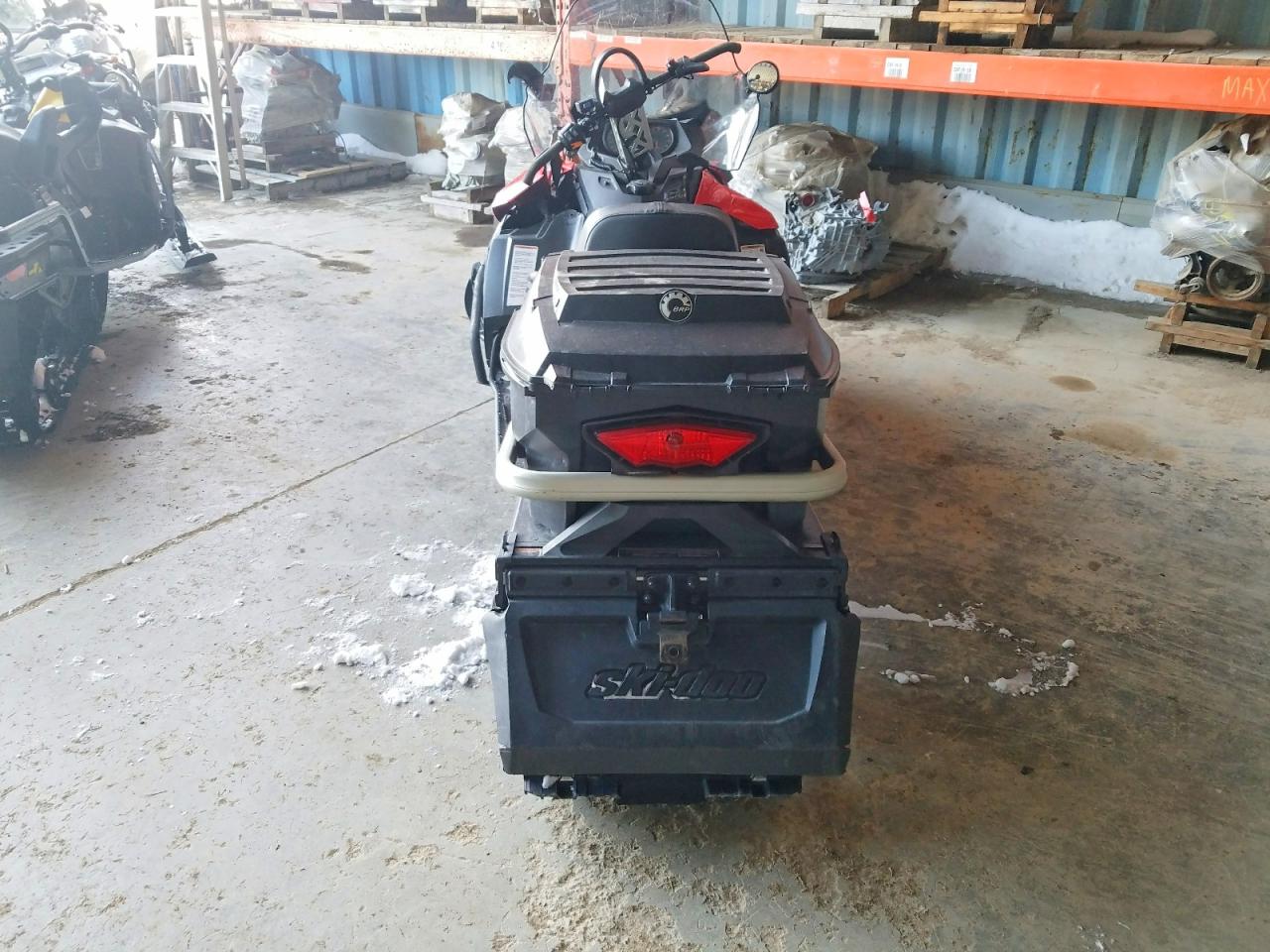 2020 SKI SNOWMOBILE