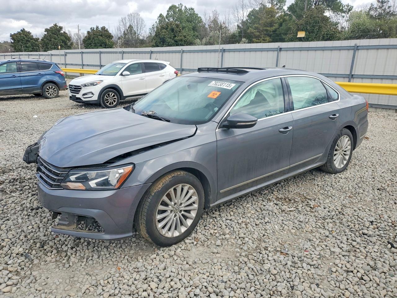 2016 VOLKSWAGEN PASSAT