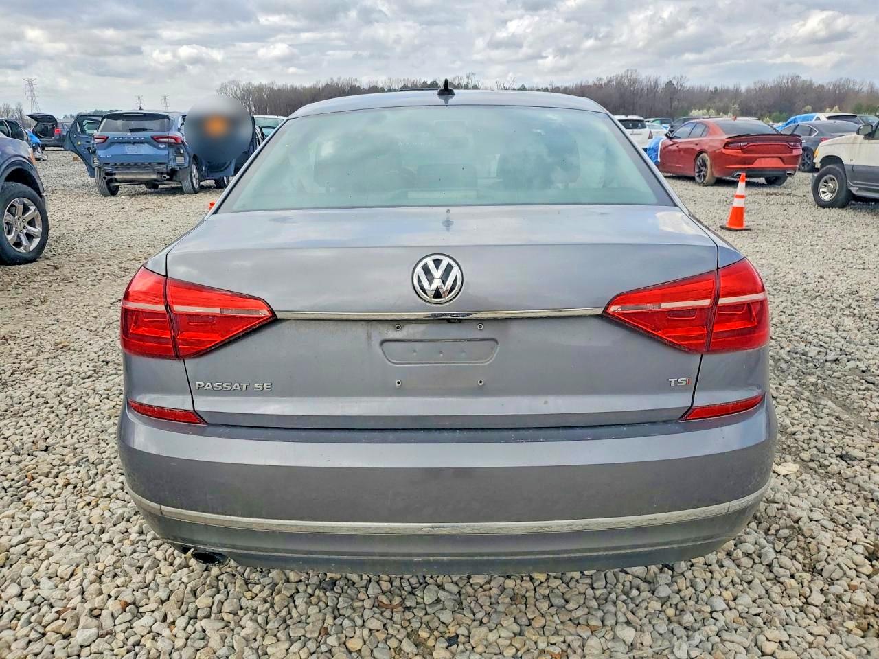 2016 VOLKSWAGEN PASSAT