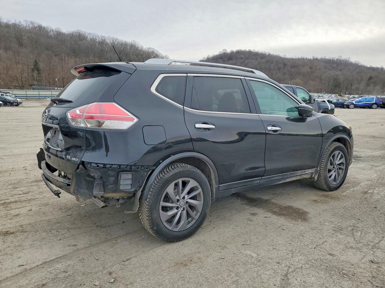 2016 NISSAN ROGUE