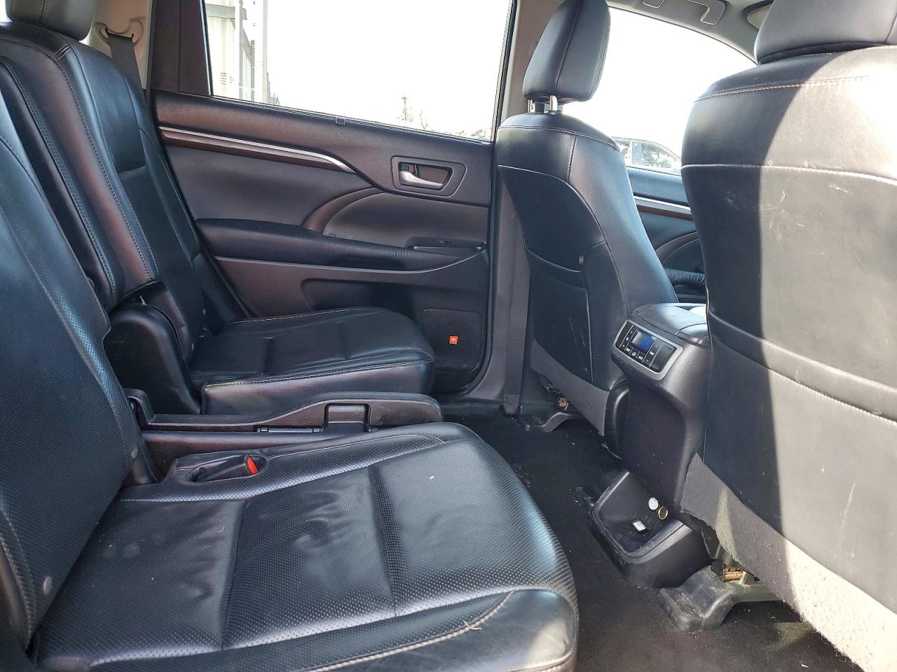 2015 TOYOTA HIGHLANDER