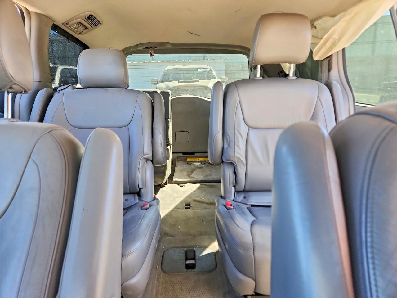 2006 TOYOTA SIENNA