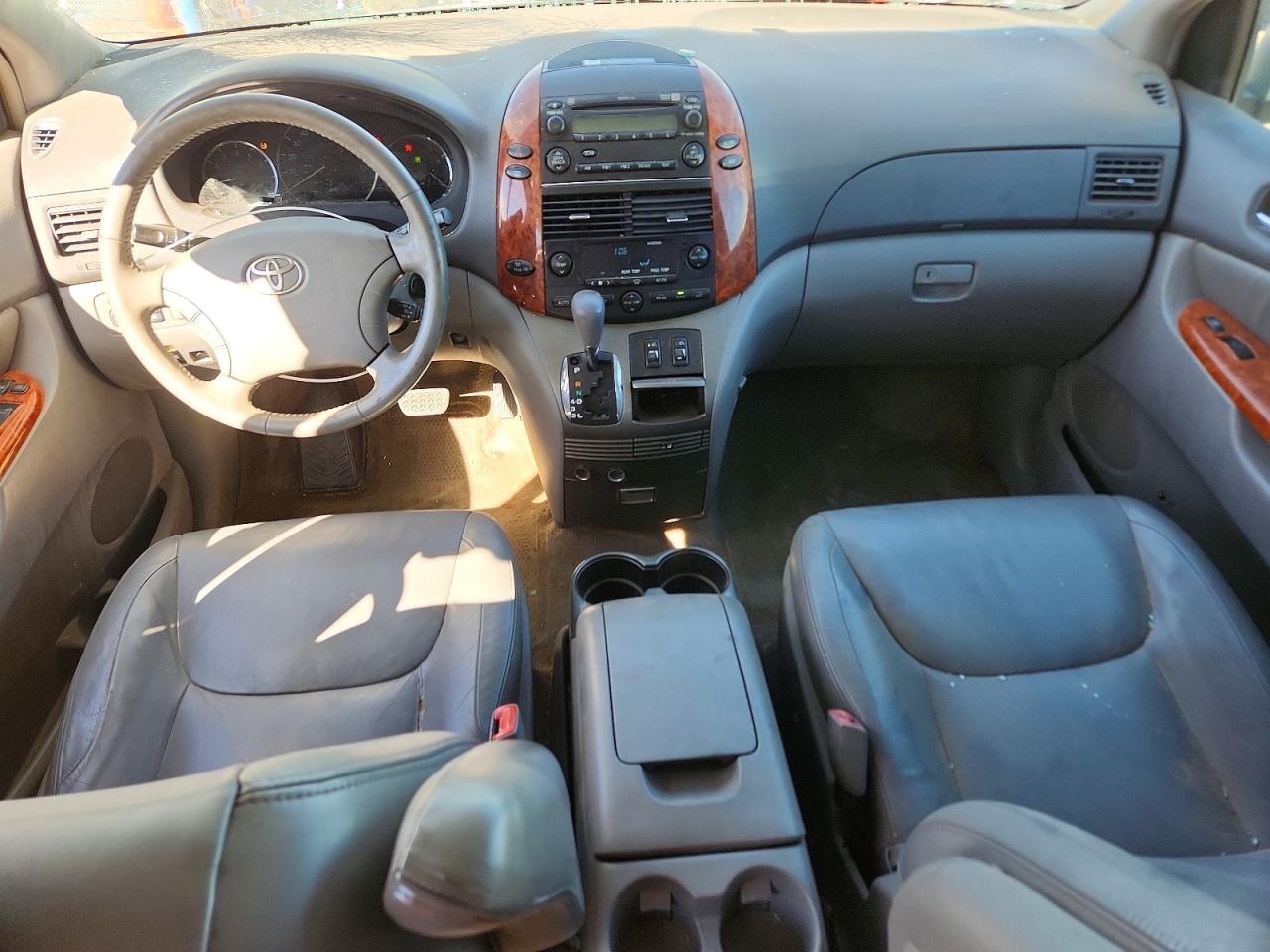 2006 TOYOTA SIENNA