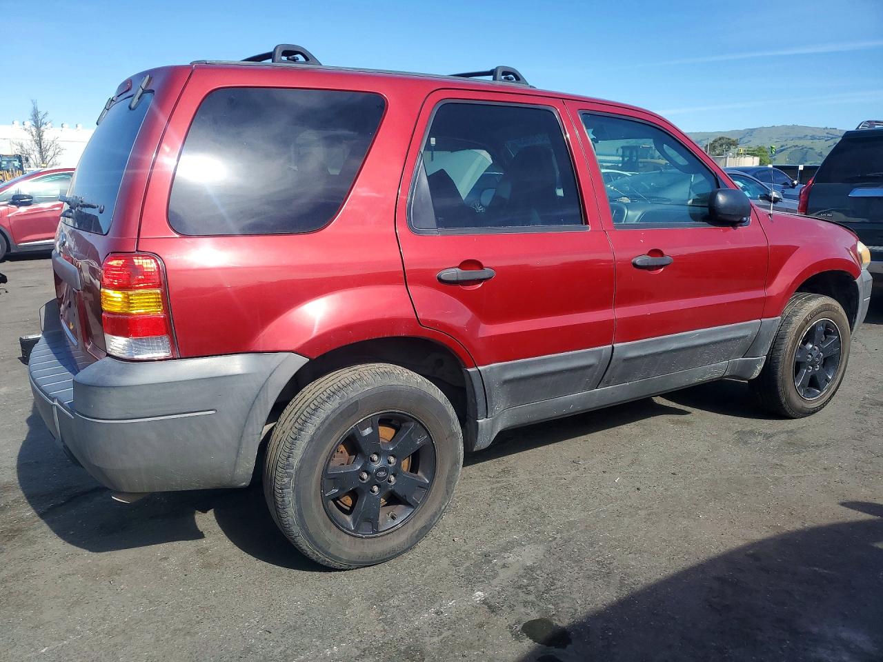 2005 FORD ESCAPE