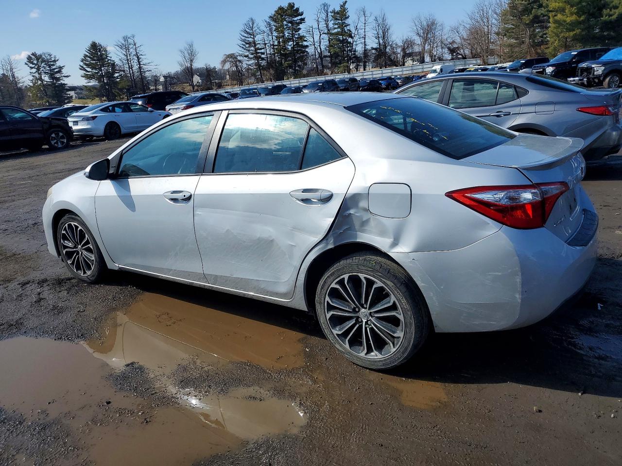 2015 TOYOTA COROLLA