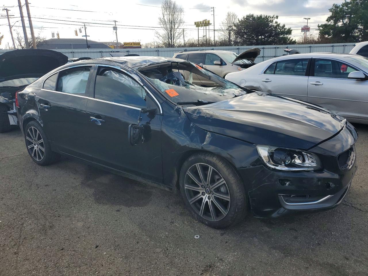 2017 VOLVO S60