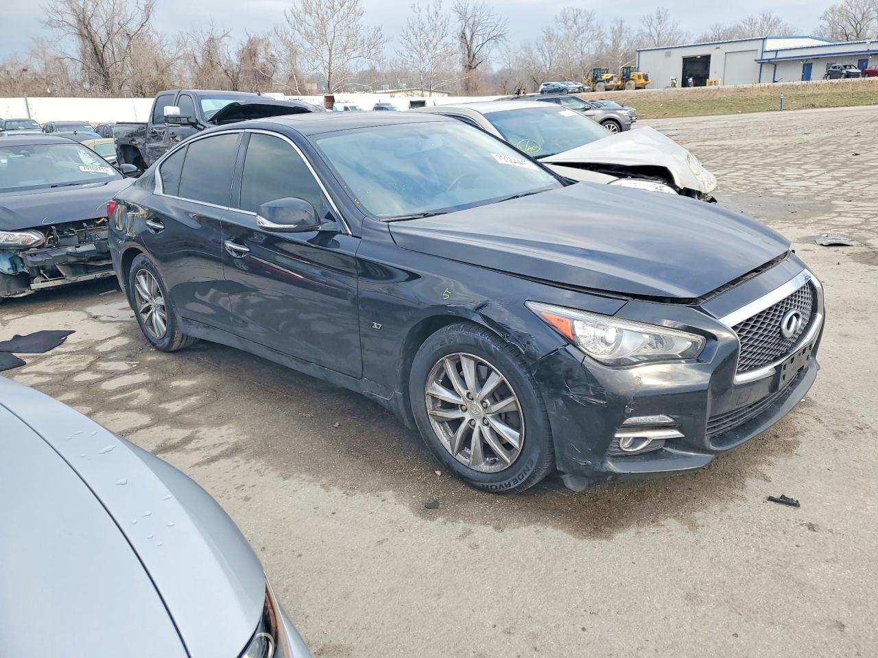 2015 INFINITI Q50
