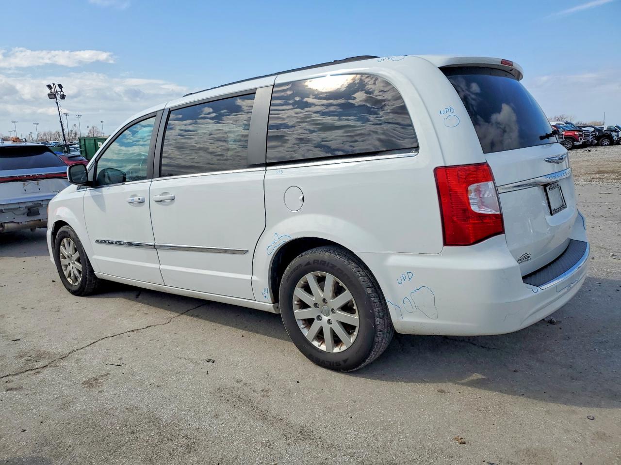 2014 CHRYSLER MINIVAN