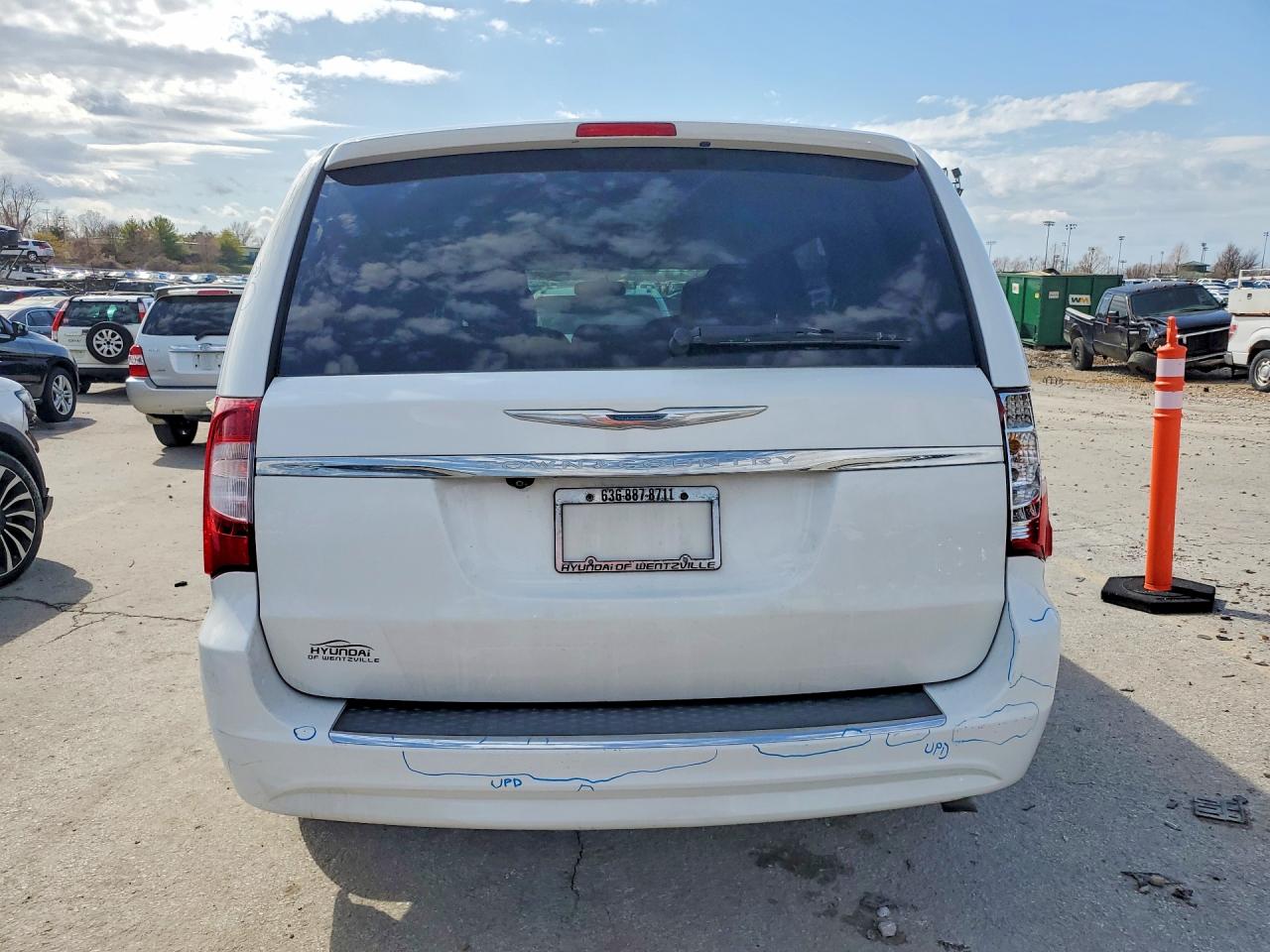 2014 CHRYSLER MINIVAN
