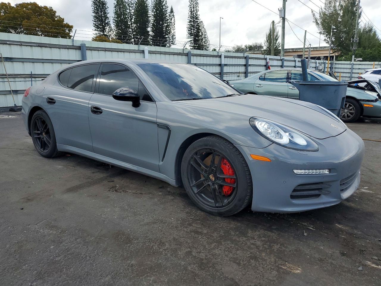 2014 PORSCHE PANAMERA