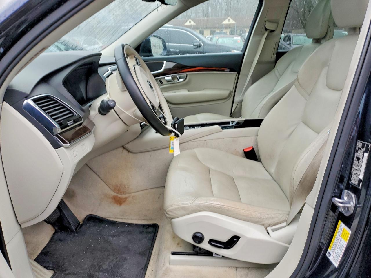 2016 VOLVO XC90