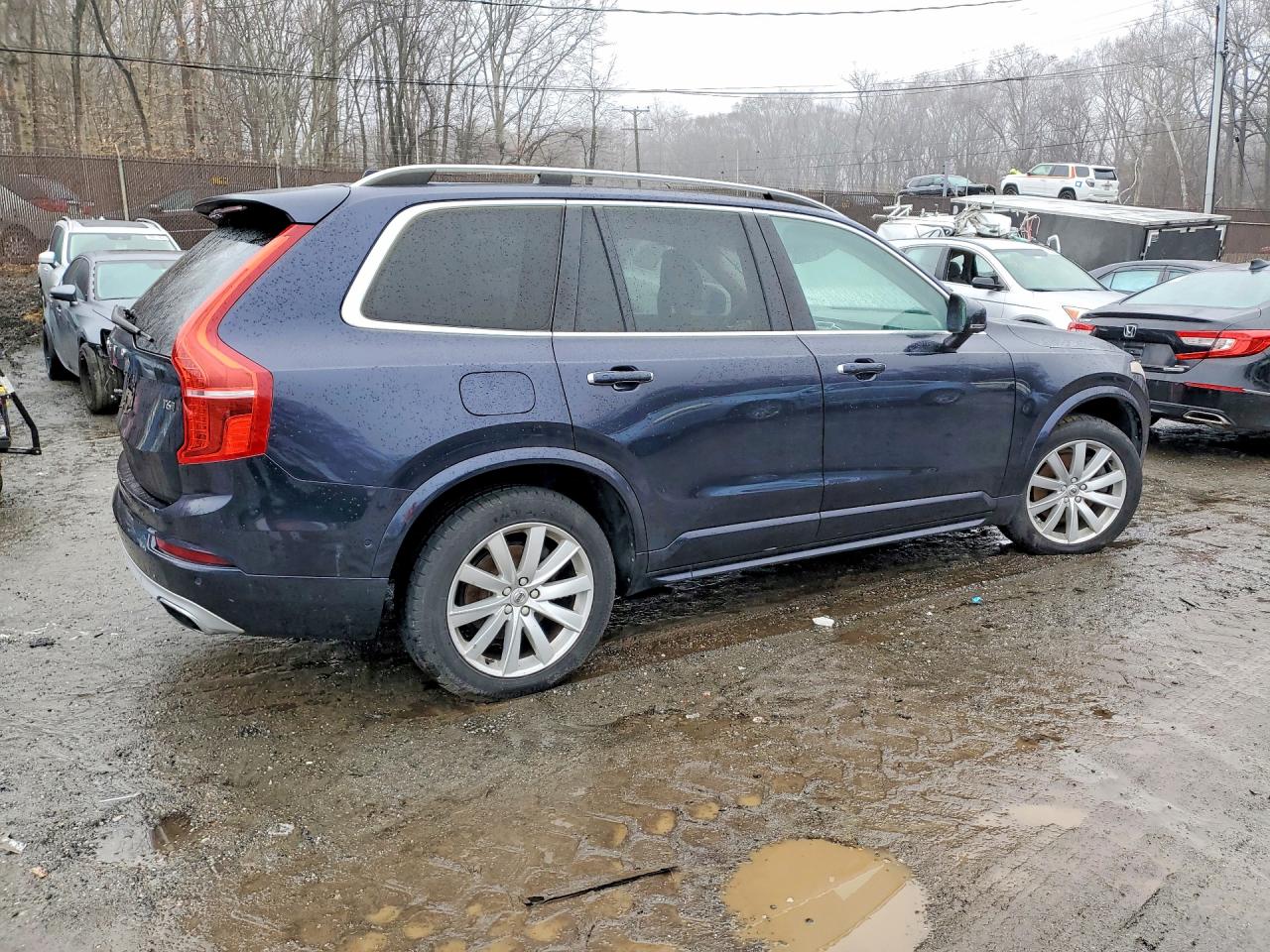 2016 VOLVO XC90
