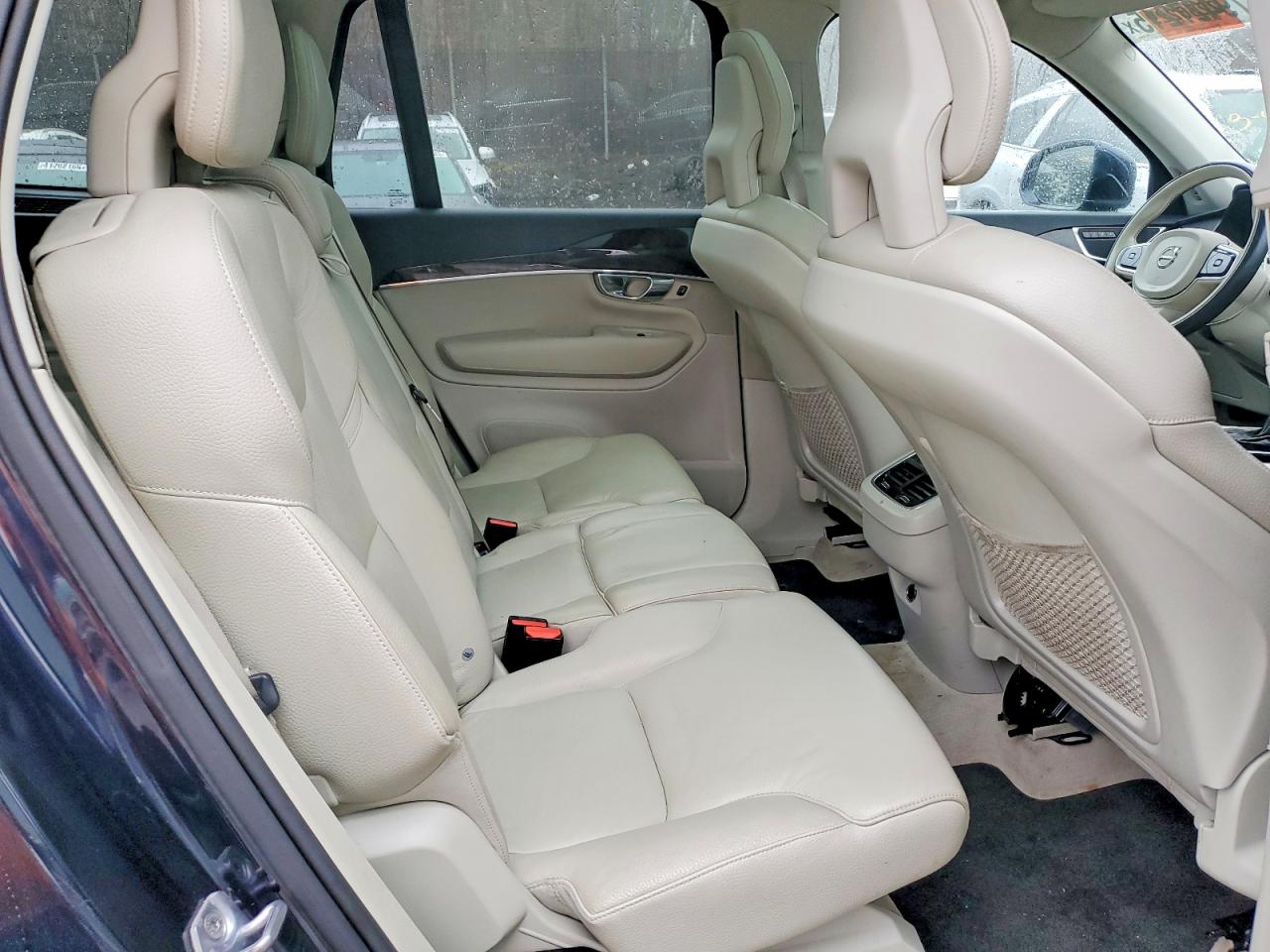 2016 VOLVO XC90