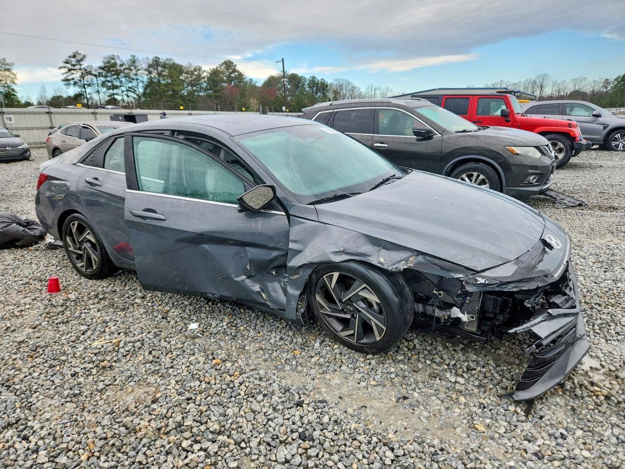 2024 HYUNDAI ELANTRA