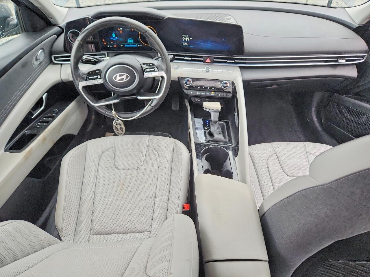 2024 HYUNDAI ELANTRA