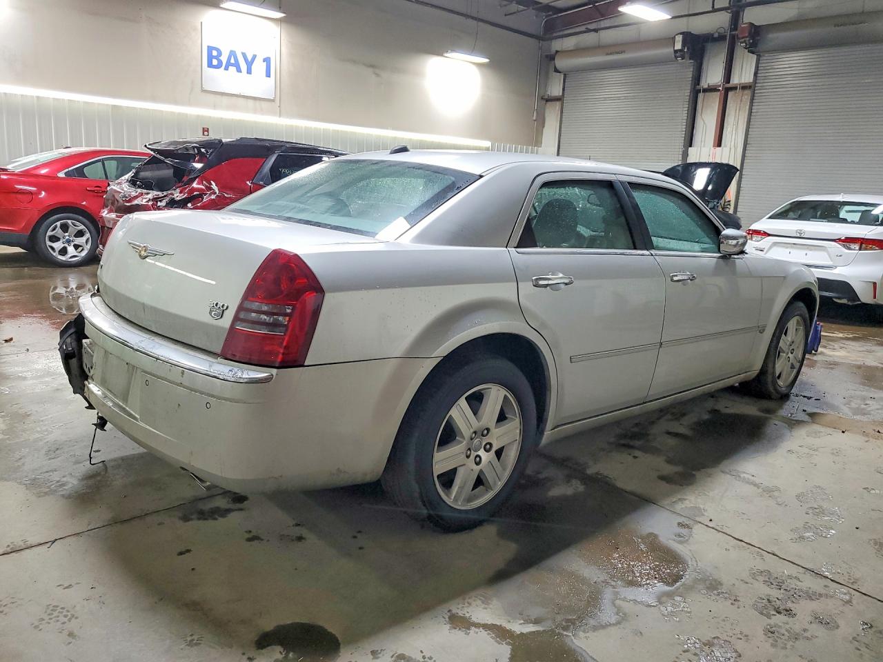 2005 CHRYSLER 300
