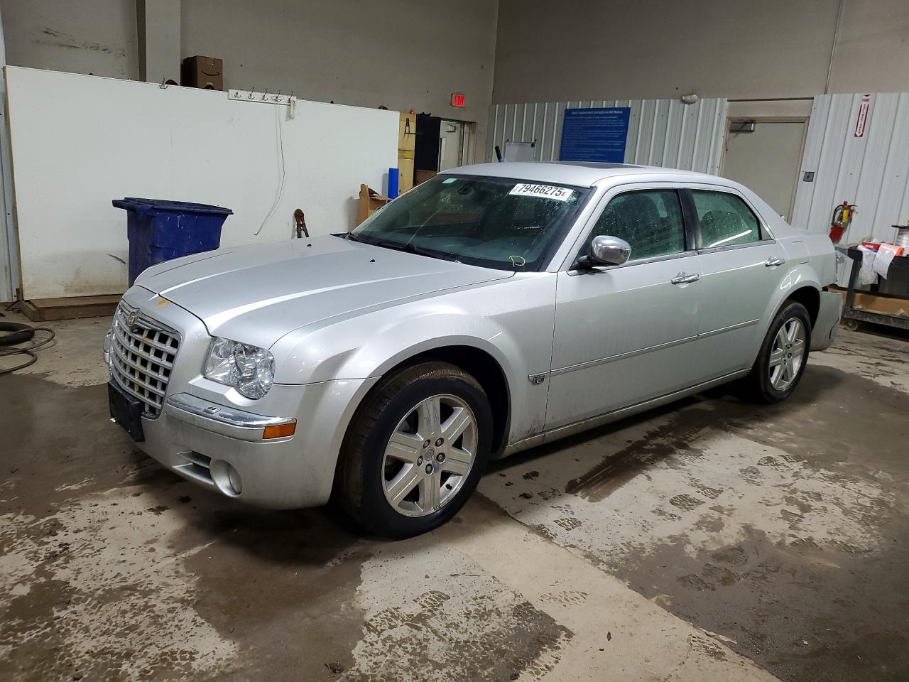 2005 CHRYSLER 300