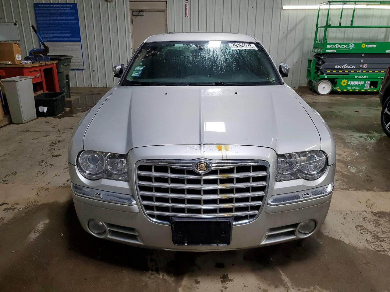 2005 CHRYSLER 300