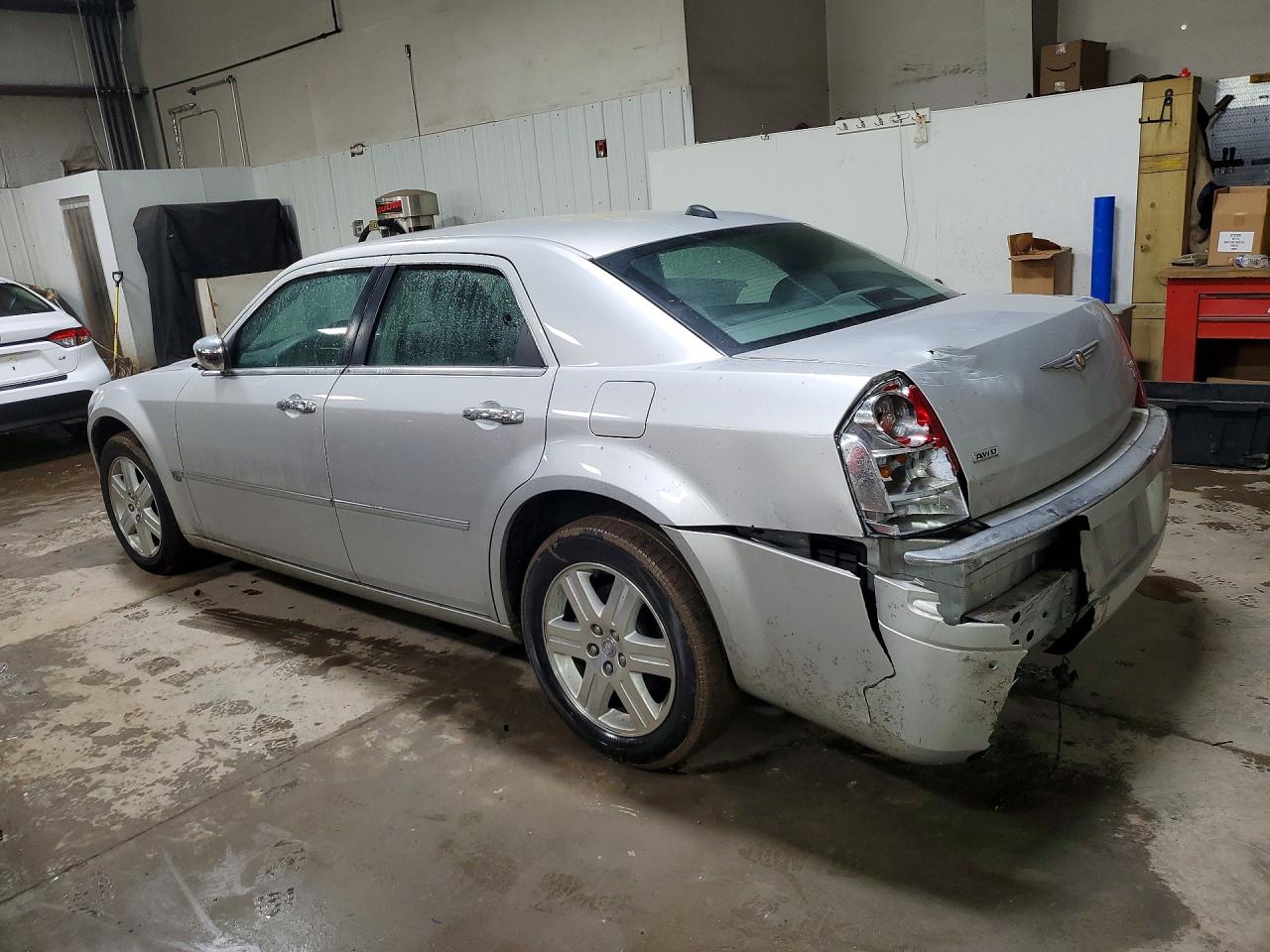 2005 CHRYSLER 300