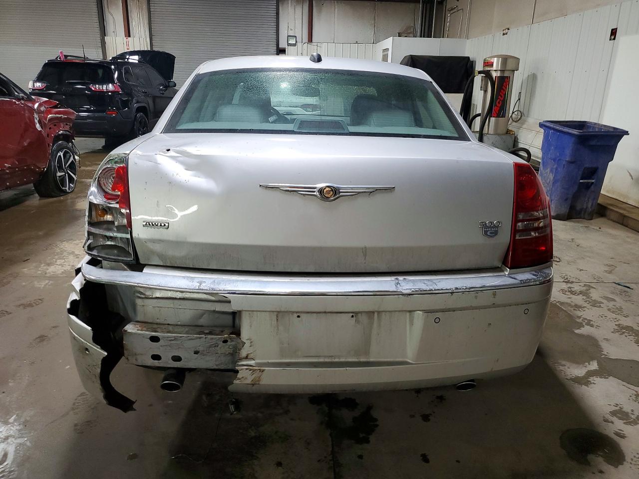 2005 CHRYSLER 300