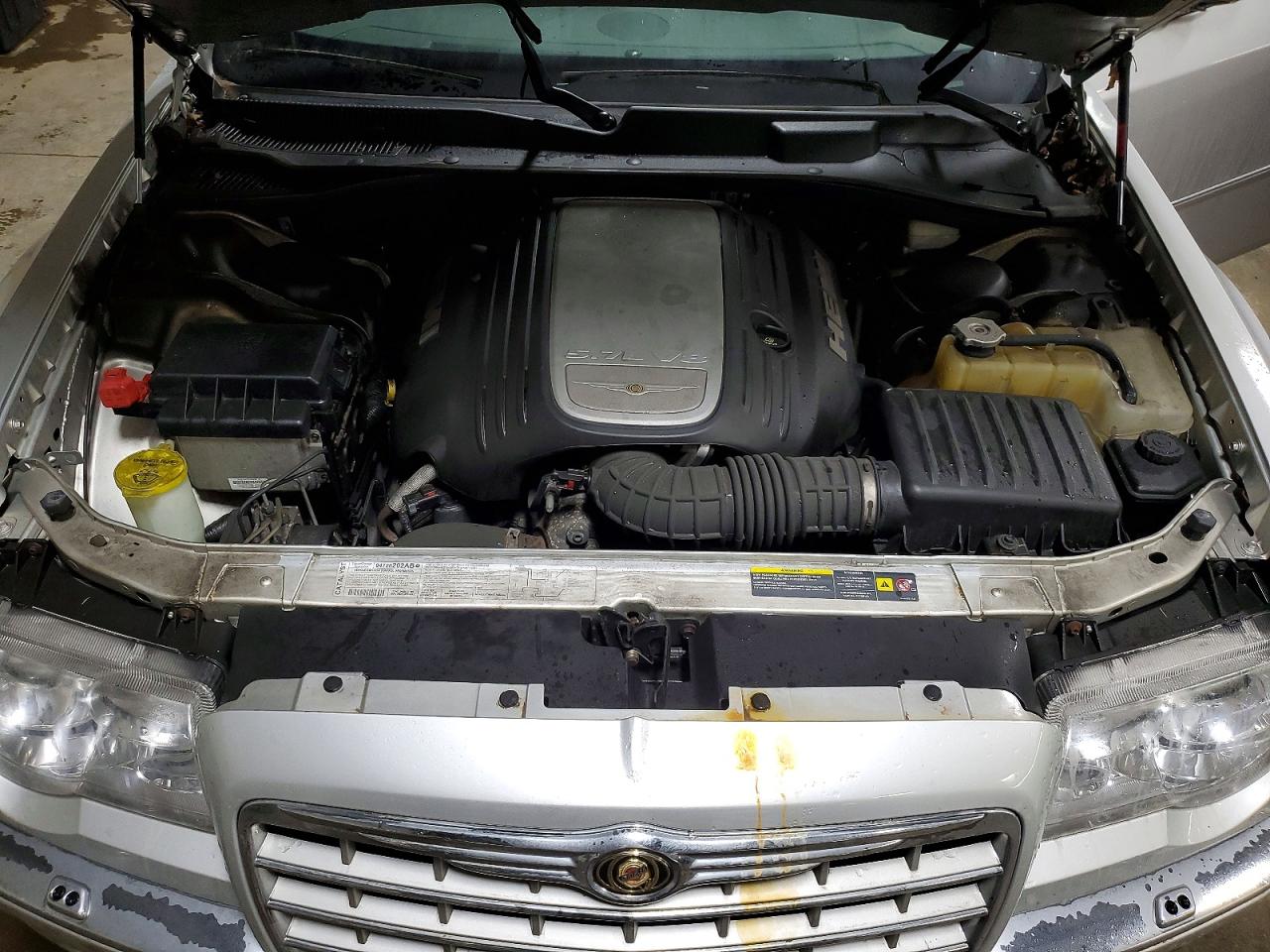 2005 CHRYSLER 300
