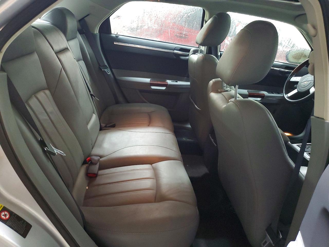 2005 CHRYSLER 300