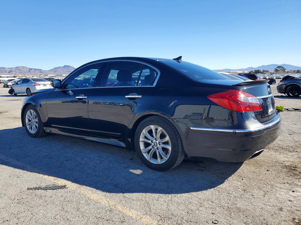 2013 HYUNDAI GENESIS