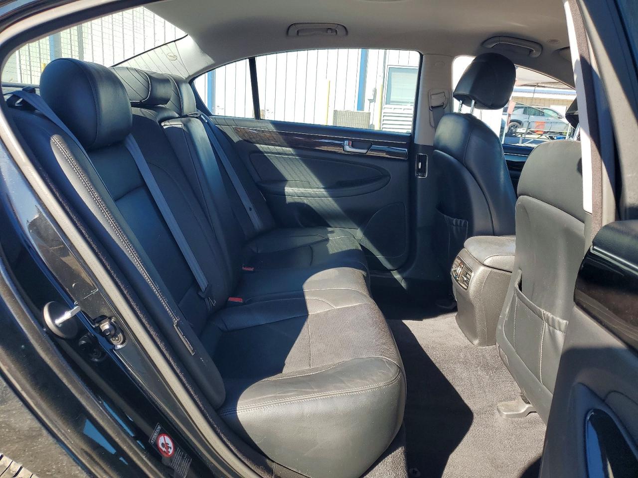 2013 HYUNDAI GENESIS