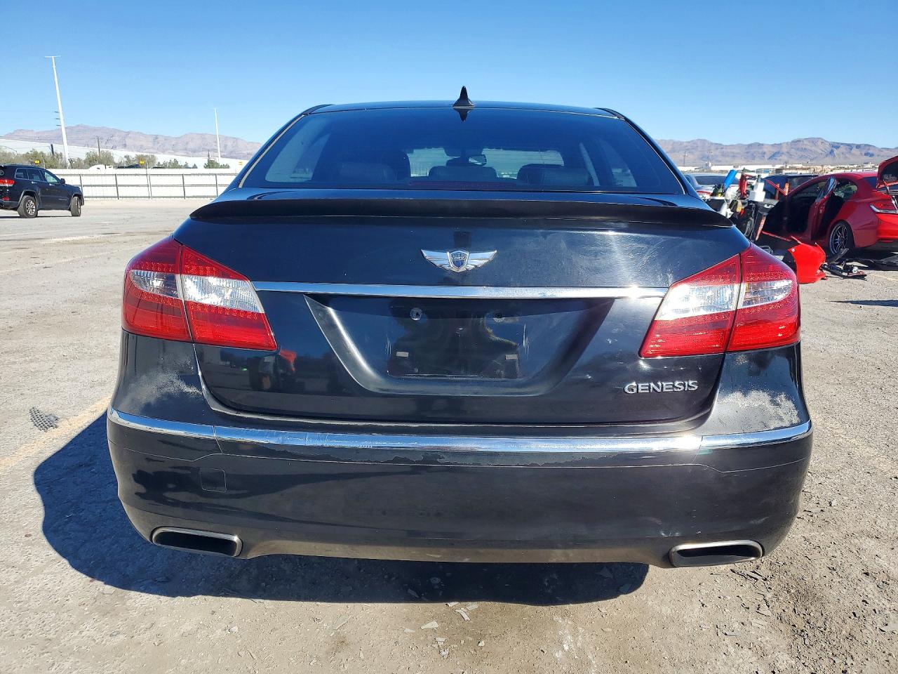 2013 HYUNDAI GENESIS