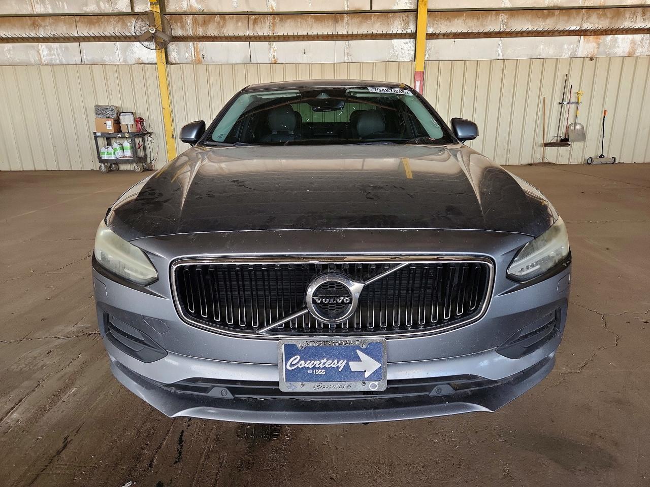 2017 VOLVO S90