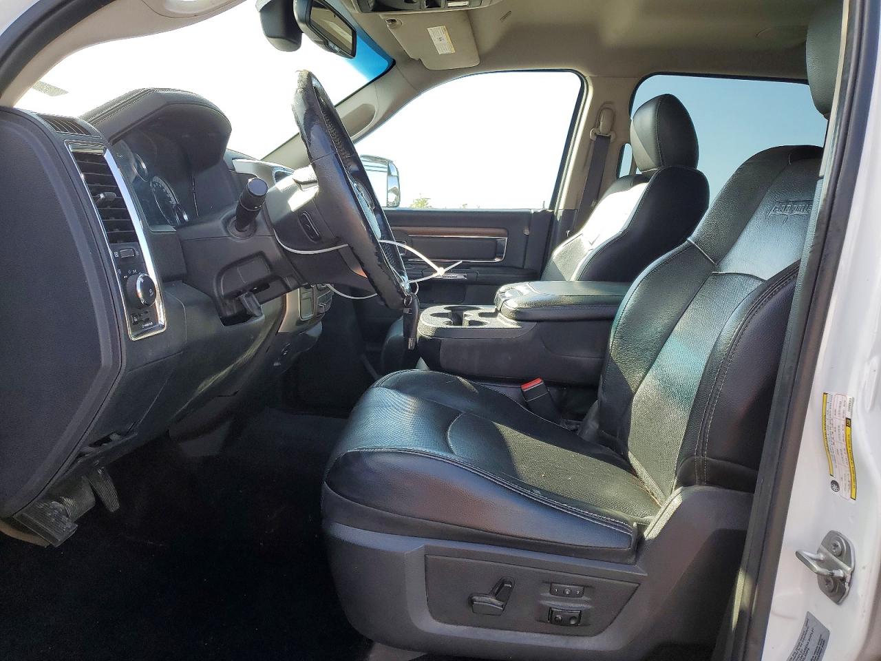 2017 DODGE 2500