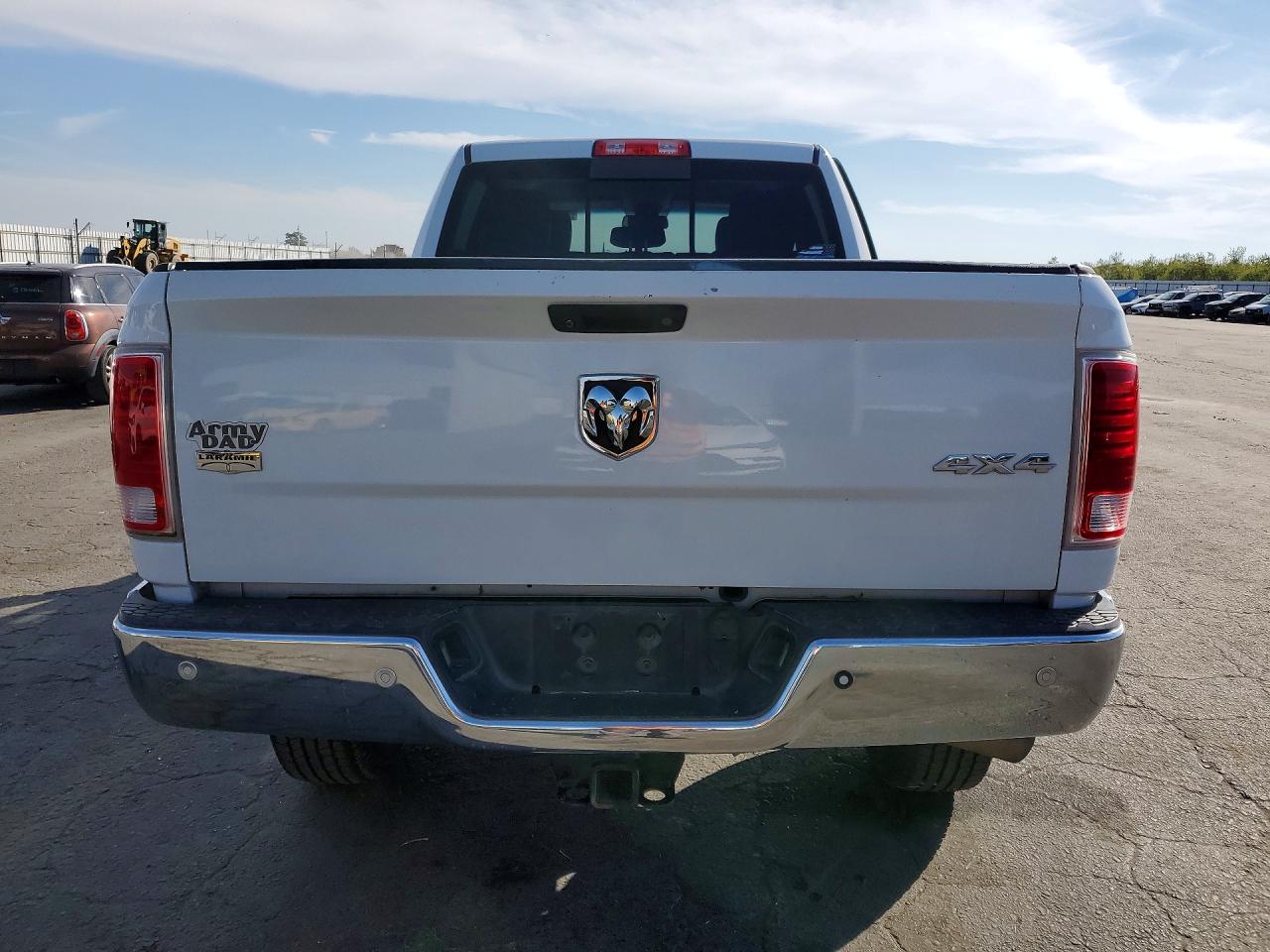 2017 DODGE 2500