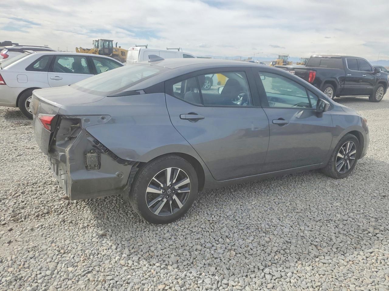 2021 NISSAN VERSA