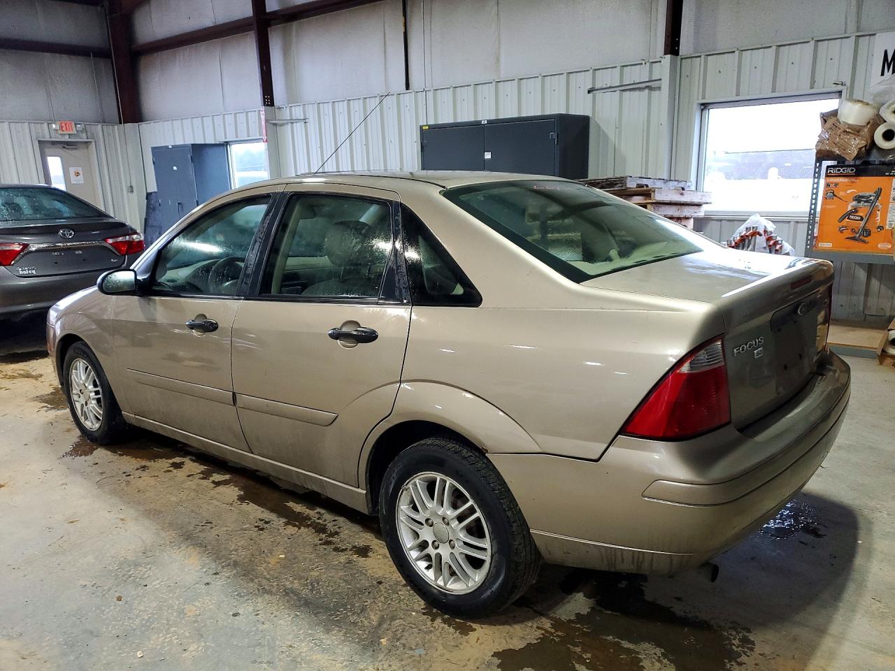 2005 FORD FOCUS