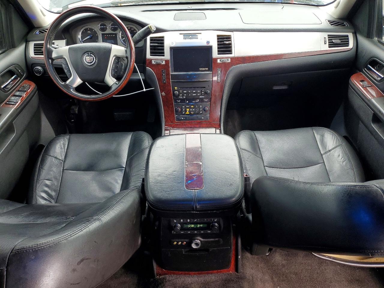 2011 CADILLAC ESCALADE