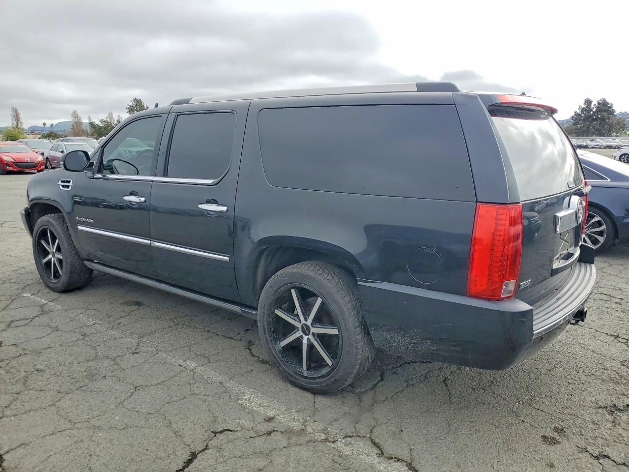 2011 CADILLAC ESCALADE