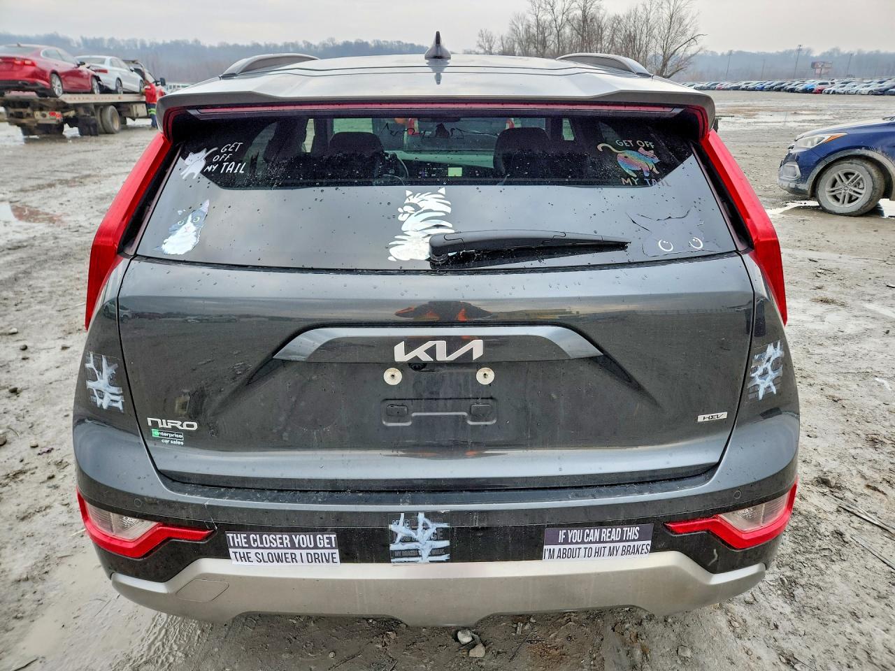 2023 KIA NIRO