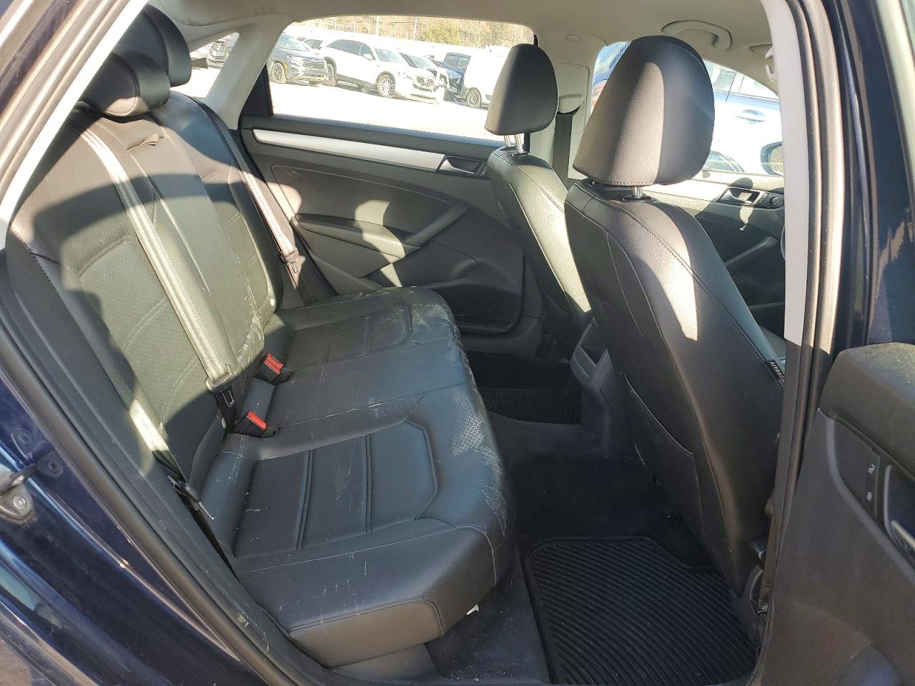 2012 VOLKSWAGEN PASSAT