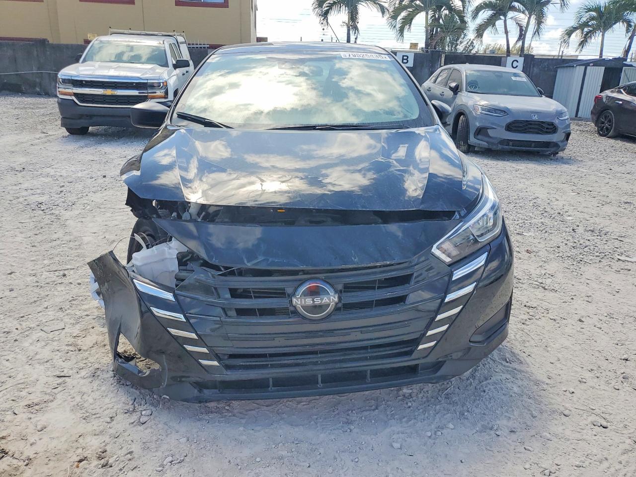 2023 NISSAN VERSA