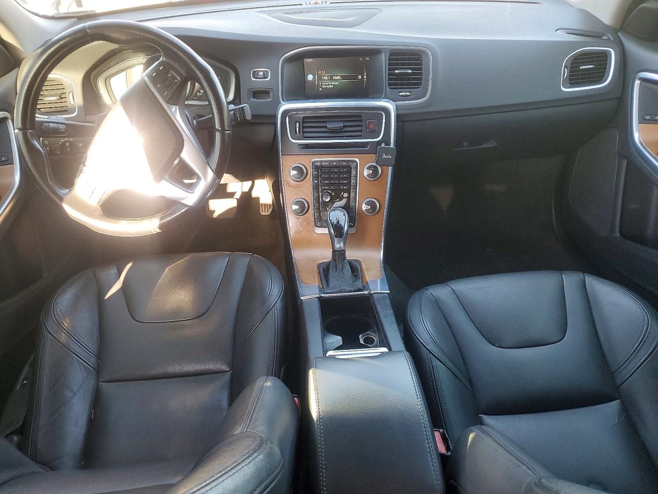 2016 VOLVO S60