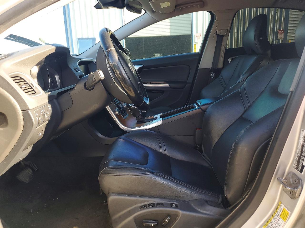 2016 VOLVO S60